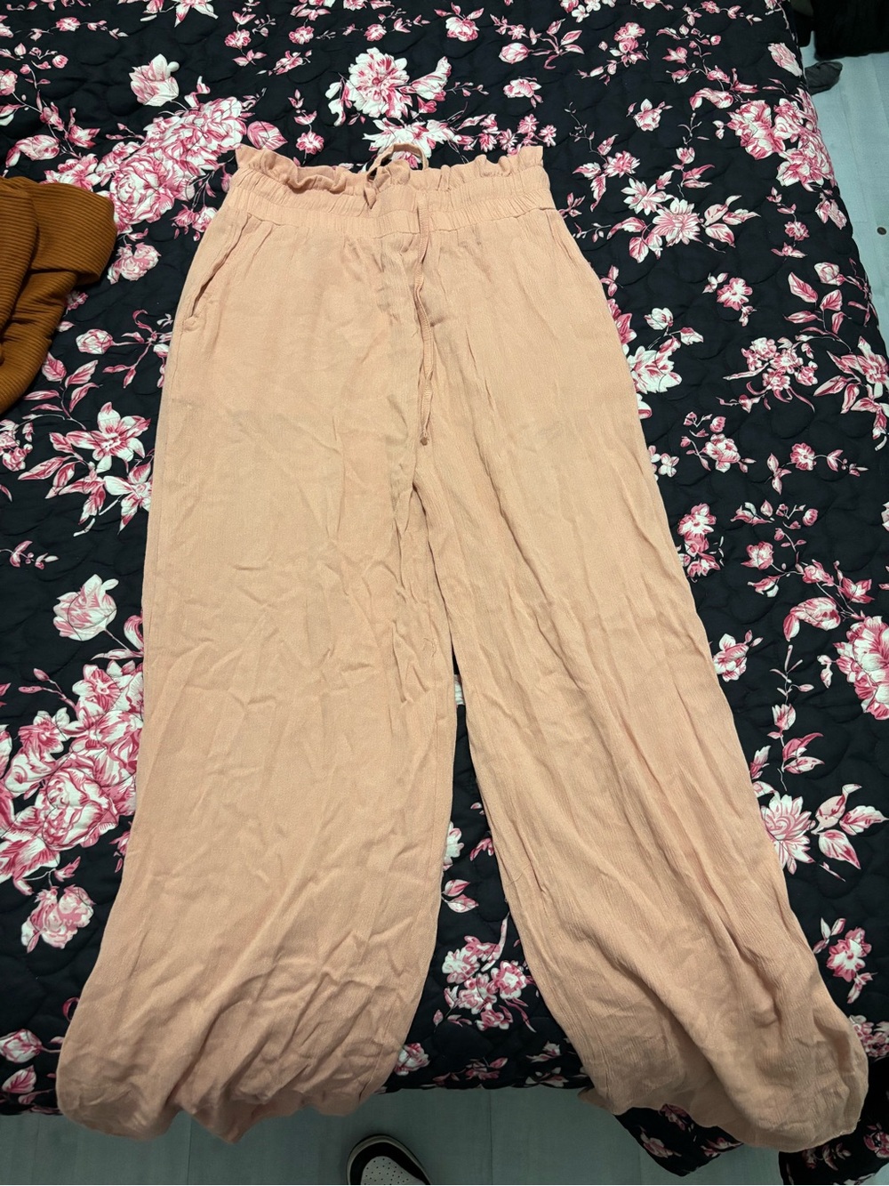 Kendall & Kylie Blush Wide-Leg Paperbag Waist Pants
